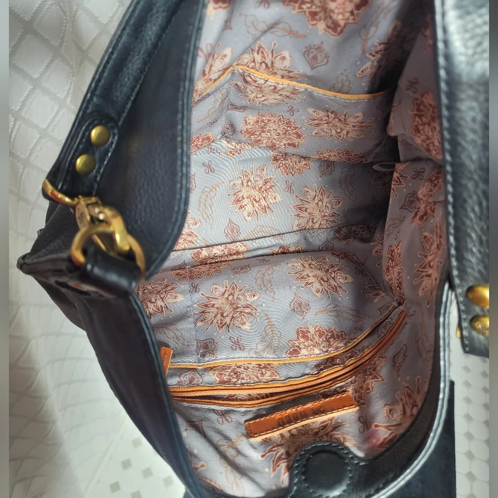 Hobo Pier Shoulder Bag - Picture 5 of 6